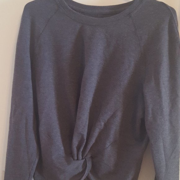 SOLD Lululemon Tuck and Gather - Picture 1 of 2